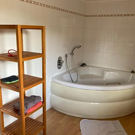 Ruhiges Ganzes Self Check-in 45 M Zwei Groses Bad Badewanne Kochnische * دوسبرغ